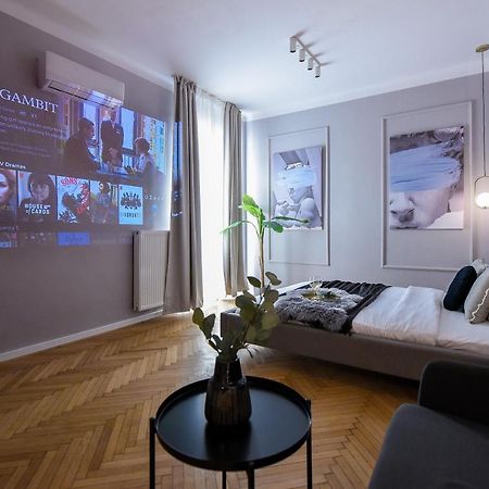 Modern Stay - Central Studios With Wall Projector Near Radisson Bukarest Eksteriør billede