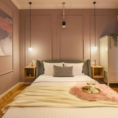 Modern Stay - Central Studios With Wall Projector Near Radisson Bukarest Eksteriør billede