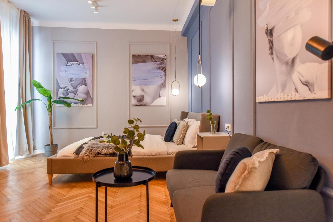 Modern Stay - Central Studios With Wall Projector Near Radisson Bukarest Eksteriør billede