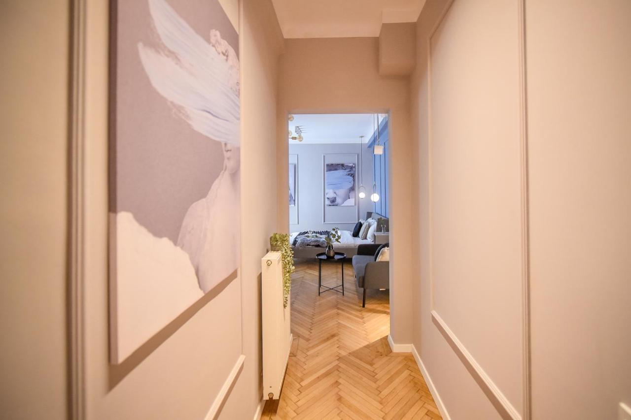 Modern Stay - Central Studios With Wall Projector Near Radisson Bukarest Eksteriør billede