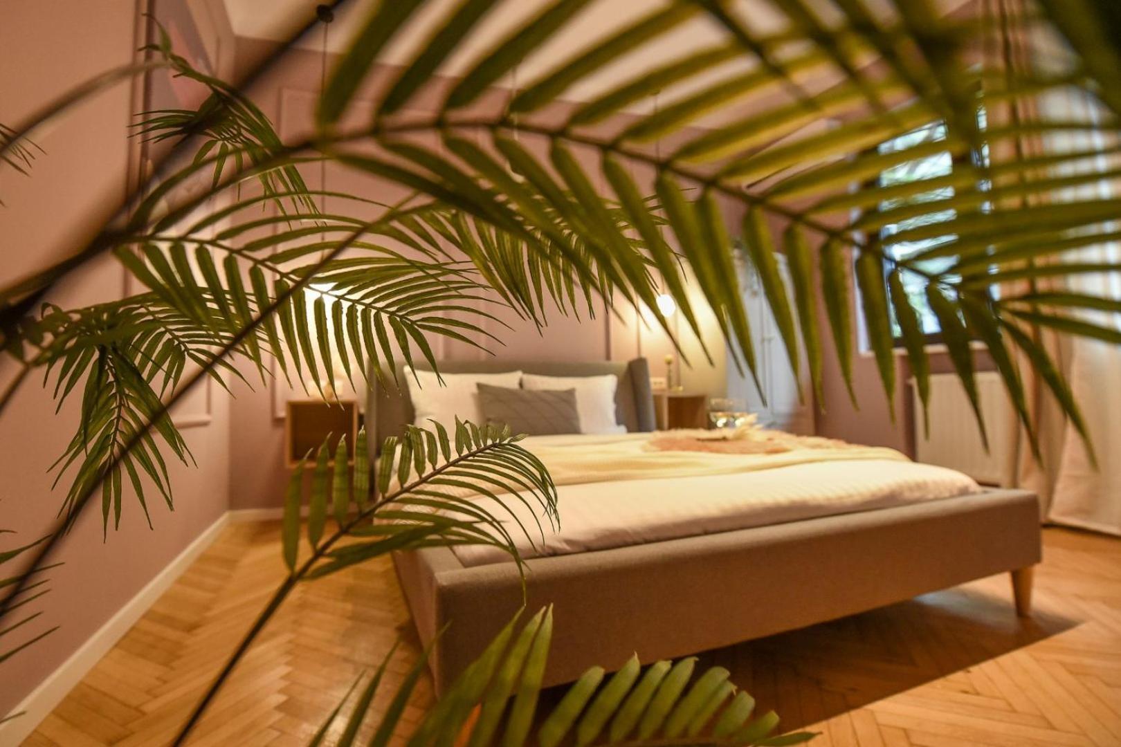Modern Stay - Central Studios With Wall Projector Near Radisson Bukarest Værelse billede